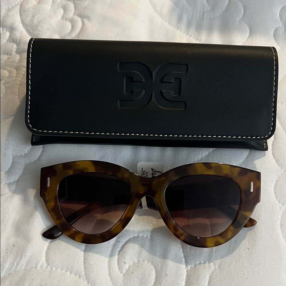 Sam Edelman Tortoise Shell Sunglasses with Black Case